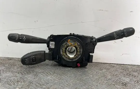 Peugeot 2008 I Wiper turn signal indicator stalk/switch 98081769ZD