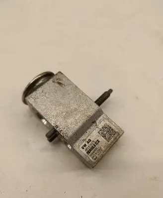 Air conditioning (A/C) expansion valve