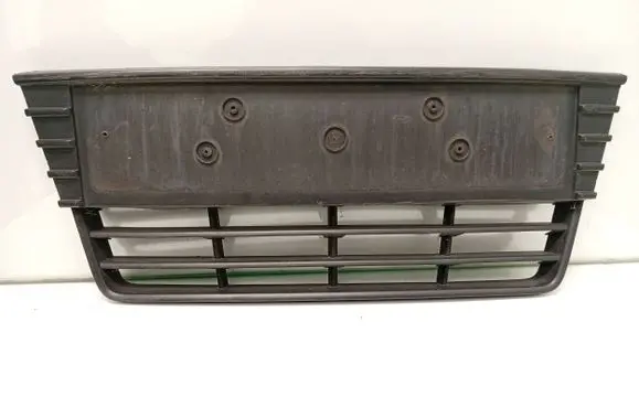 Ford Focus Front bumper lower grill BM5117K945A