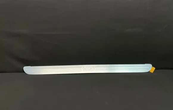 Sill/side skirt trim