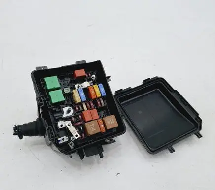 Peugeot 208 Fuse box set 9824510780 9826717980