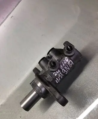 Opel Insignia B Master brake cylinder 196232208