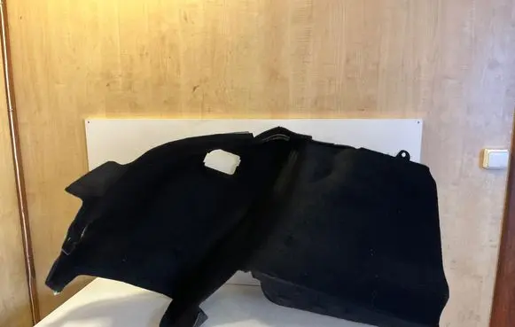 Tesla Model S Trunk/boot lower side trim panel 104520100C