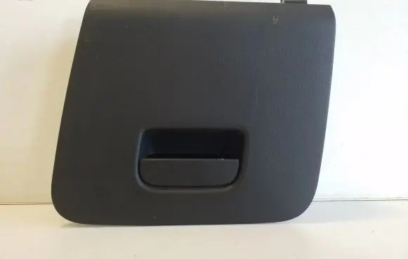 Audi Q3 8U Glove box