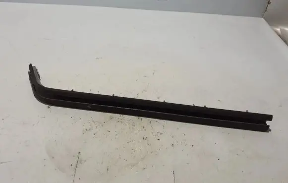 Nissan NV200 Sliding door middle roller runner 