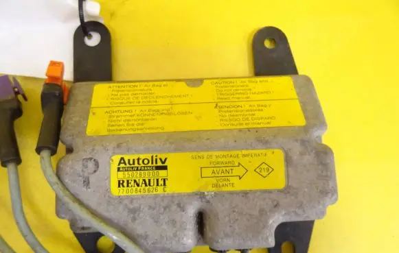 Renault Laguna I Airbag control unit/module 7700845626C 550289000