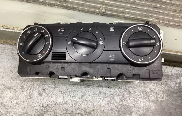 Mercedes-Benz A W169 Climate control unit A1698301585 69780008