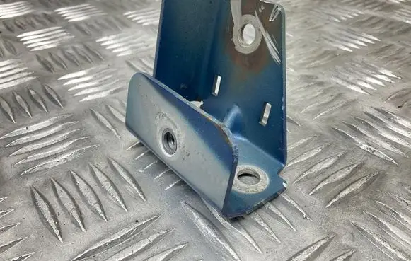 Audi TT TTS Mk2 Fender mounting bracket 8J0810660B