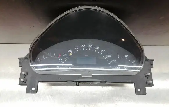 Mercedes-Benz A W168 Speedometer (instrument cluster) A1685401247