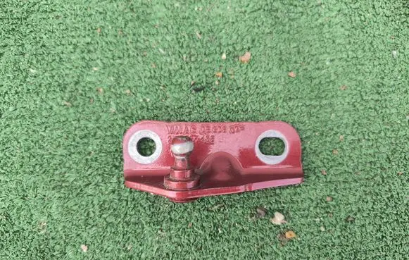 Volkswagen Caddy Fender mounting bracket 2K7827435