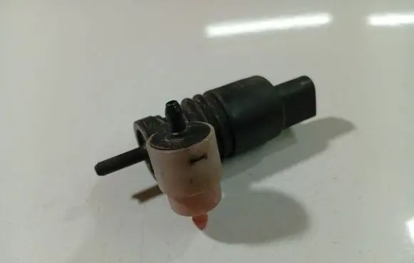 Mercedes-Benz B W245 Windscreen/windshield washer pump