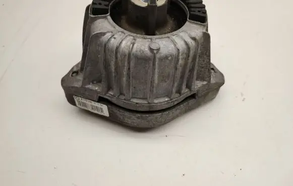 Mercedes-Benz SLK R172 Engine mount bracket A1722401417
