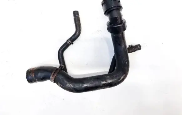 Volkswagen PASSAT B5.5 Engine coolant pipe/hose 8d0121101ad