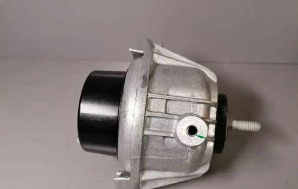 BMW 3 E90 E91 Engine mount bracket 6773247 22116773247 4038371
