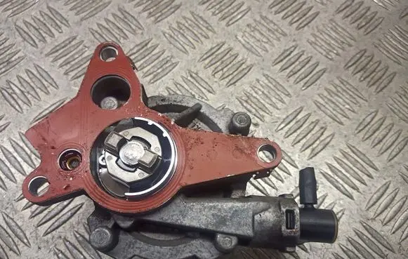 Renault Laguna III Vacuum pump 8200845984