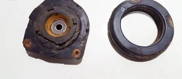 Renault Clio III Coil spring mount 8200504295