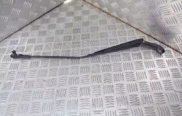Peugeot 407 Front wiper blade arm