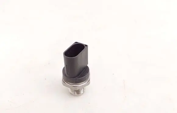 Mini One - Cooper F56 F55 Fuel pressure sensor 0281006447