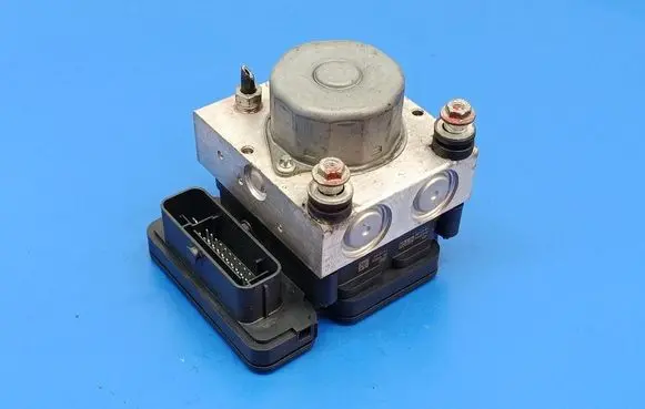 Suzuki Celerio ABS Pump 5611084MA