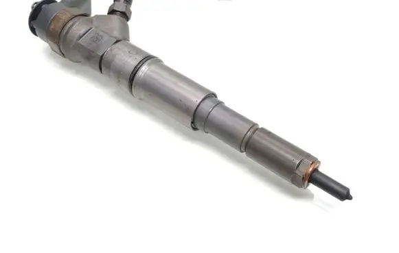 BMW 5 E60 E61 Fuel injector 7794652 0445110212