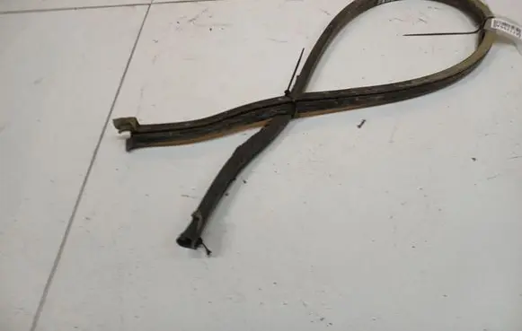 Volkswagen PASSAT B5 Rubber seal front coupe door 