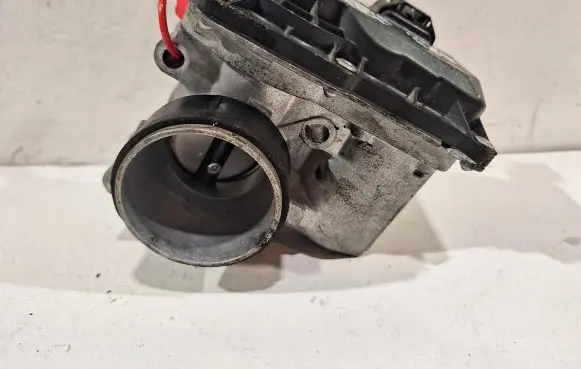 Renault Clio IV Throttle body valve 8200568712F