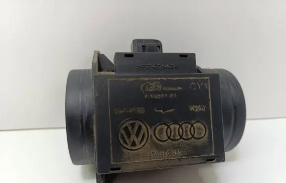 Audi A6 S6 C4 4A Mass air flow meter 074906461