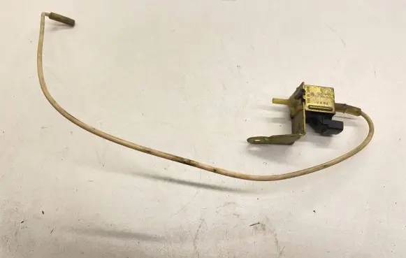 Audi A6 S6 C4 4A Turbo solenoid valve 437906283A