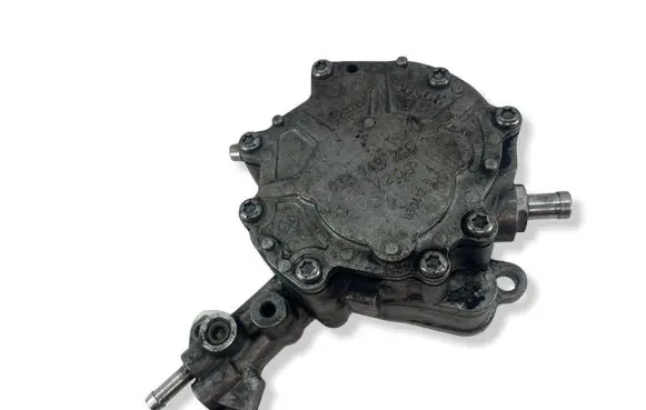 Volkswagen PASSAT B6 Vacuum pump 038145209Q