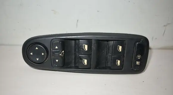 Citroen C4 I Picasso Electric window control switch 96639383ZD