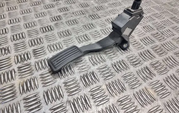Toyota Yaris Accelerator throttle pedal 781100D010 44473010316 06271A
