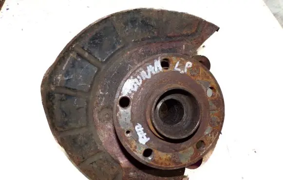 Volkswagen Touran I Front wheel hub spindle knuckle