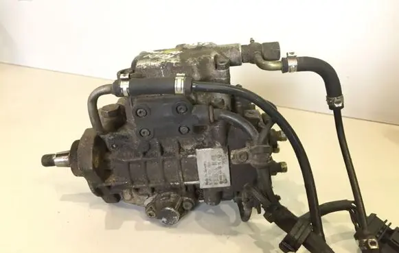 Audi A6 S6 C5 4B Fuel injection high pressure pump 028130115A