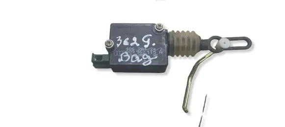 Audi A4 S4 B5 8D Tailgate boot lock/latch motor 8D9962115