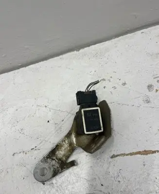 Headlight/headlamp level sensor