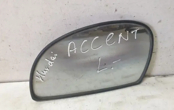 Hyundai Accent Wing mirror glass LC02MY