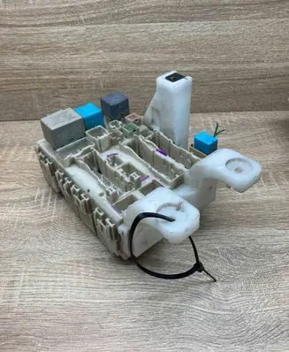 Toyota RAV 4 (XA30) Fuse module 502030225 5D062032