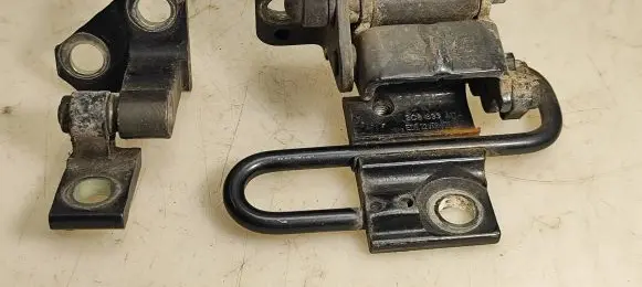 Volkswagen PASSAT CC Rear door hinge set 3C8833411A 3C4833401D