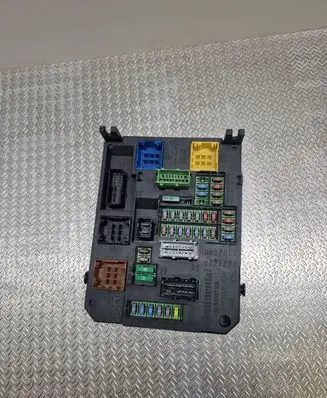 Peugeot 308 Comfort/convenience module 9806687880 A2C36848600 BSIQ0301
