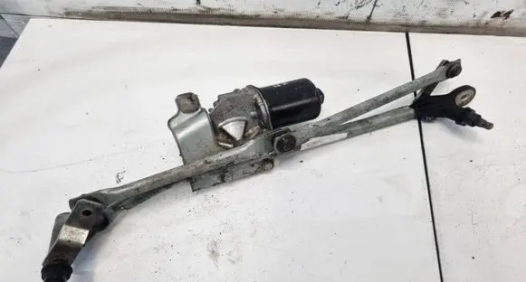 BMW 1 E81 E87 Front wiper linkage and motor 