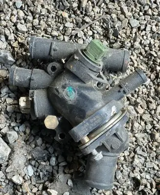 Volvo S40, V40 Thermostat/thermostat housing 7700114186