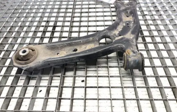 Volkswagen Touran III Front control arm