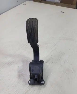 Mercedes-Benz Sprinter W906 Accelerator throttle pedal A9063000404 0280755023
