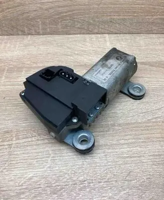 BMW 5 E39 Sunroof motor/actuator 8361640