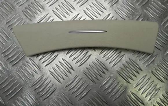 Radio/GPS head unit trim