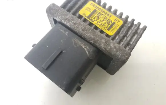 Renault Megane III Glow plug pre-heat relay 8200859243D7