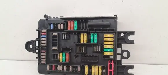 BMW 4 F32 F33 Fuse module 9389074