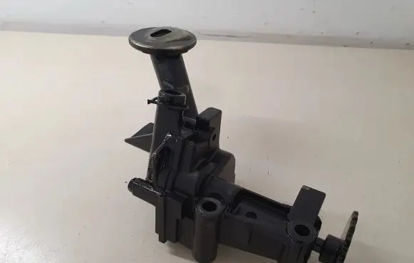 Opel Vivaro Oil pump 7700600252
