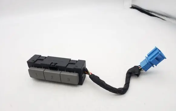 Volkswagen Touareg I Garage door switch 7L6959673B