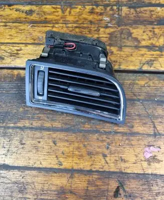 Skoda Superb B6 (3T) Dashboard side air vent grill/cover trim 3T0819702